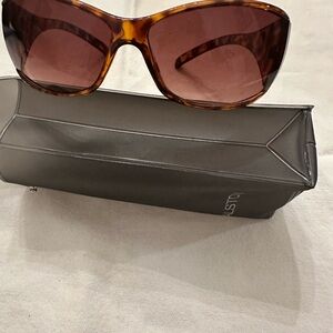Halston Brown Sunglasses Tortoiseshell Gradient gently used